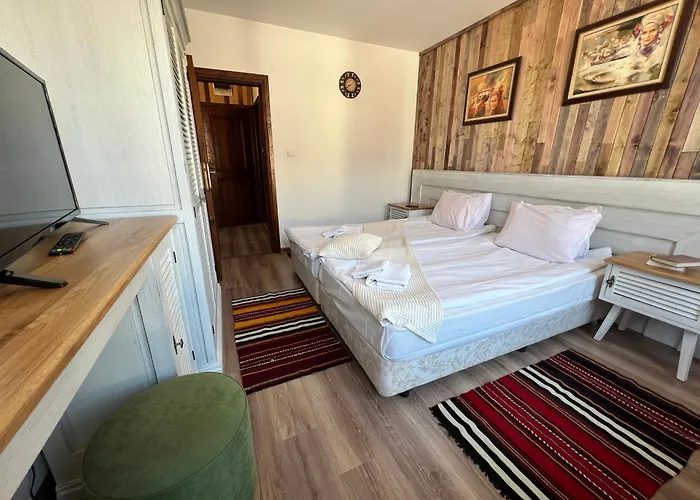 Granat Gondola Next To Lift * 班斯科