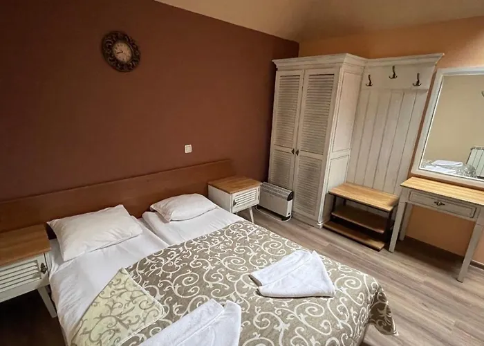 Granat Gondola Next To Lift * 班斯科